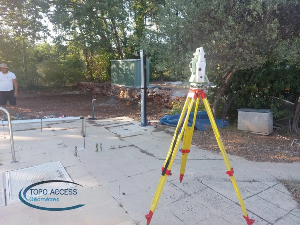 Contrôle topographique sur un chantier en cours